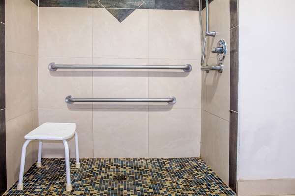  - Days Inn & Suites Humble