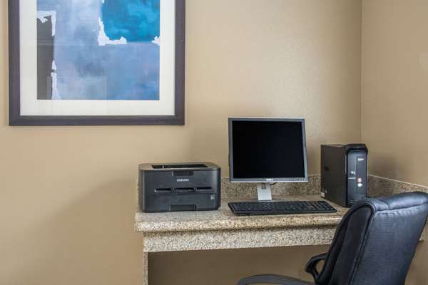 Conference Area - Days Inn & Suites Humble