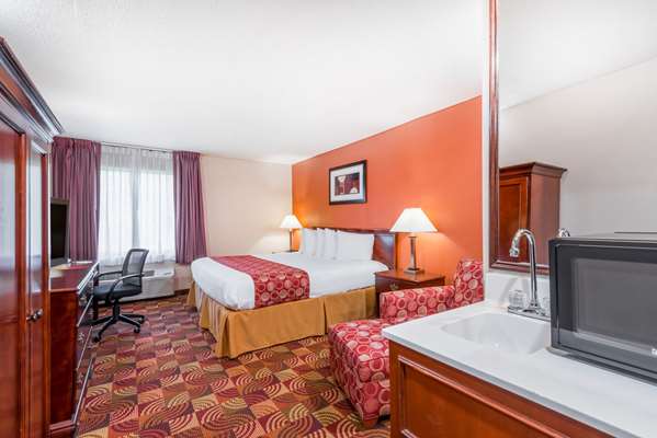  - Baymont Inn & Suites Indianapolis Airport Plainfield - I-70, Exit 66
