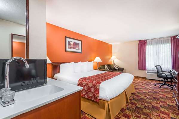  - Baymont Inn & Suites Indianapolis Airport Plainfield - I-70, Exit 66
