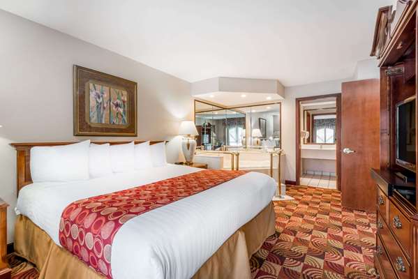  - Baymont Inn & Suites Indianapolis Airport Plainfield - I-70, Exit 66