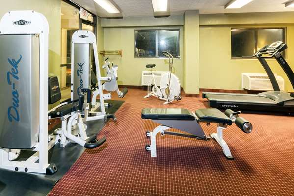 Fitness/ Exercise Room - Super 8 Motel Strongsville - I-71, Exit 231