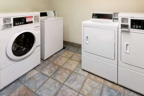  - Super 8 Motel Strongsville - I-71, Exit 231