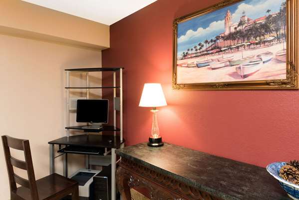 Conference Area - Super 8 Motel Strongsville - I-71, Exit 231
