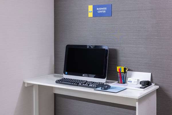 Conference Area - Days Inn Louisburg