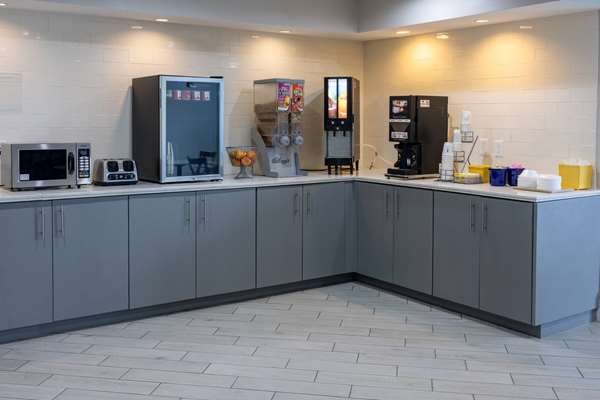  - Days Inn Louisburg