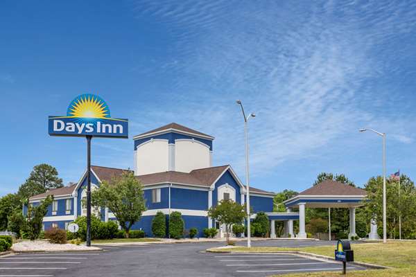 Exterior view - Days Inn Louisburg
