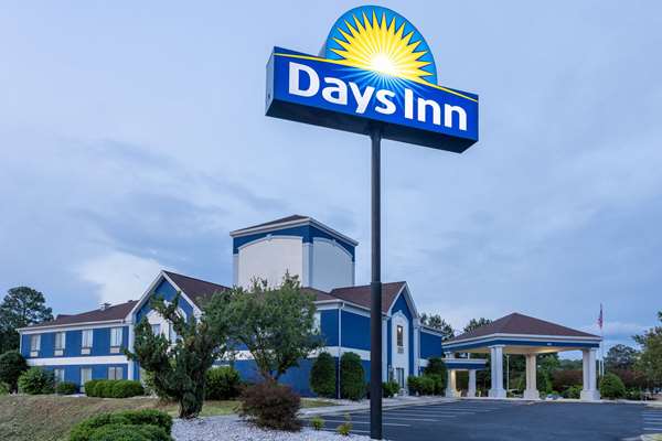 Exterior view - Days Inn Louisburg