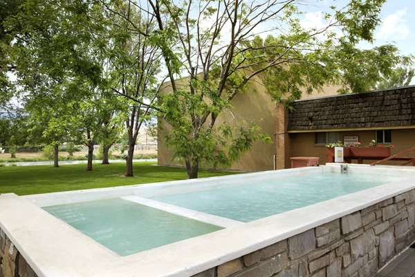 Pool - Days Inn Thermopolis