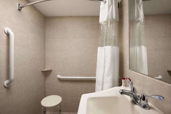  - Ramada Inn & Suites Rockville Centre