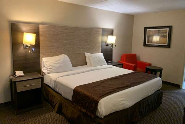 Suite - Ramada Inn & Suites Rockville Centre