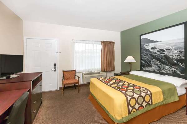  - Super 8 Motel Monterey