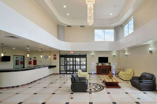  - Ramada Inn Hewitt - I-35, Exit 328