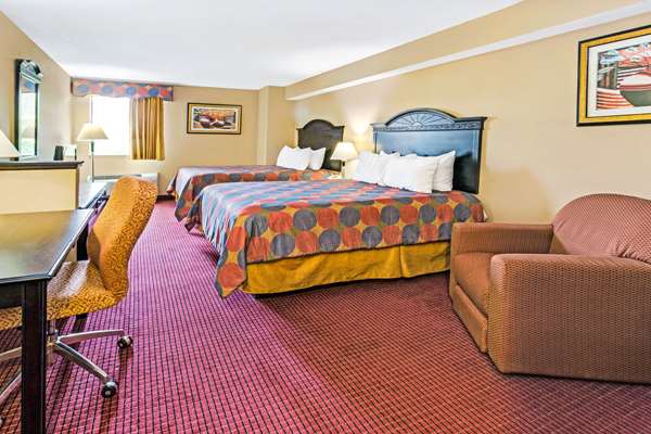  - Days Inn & Suites Jeffersonville - I-65, Exit 2