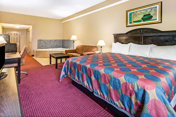 Suite - Days Inn & Suites Jeffersonville - I-65, Exit 2