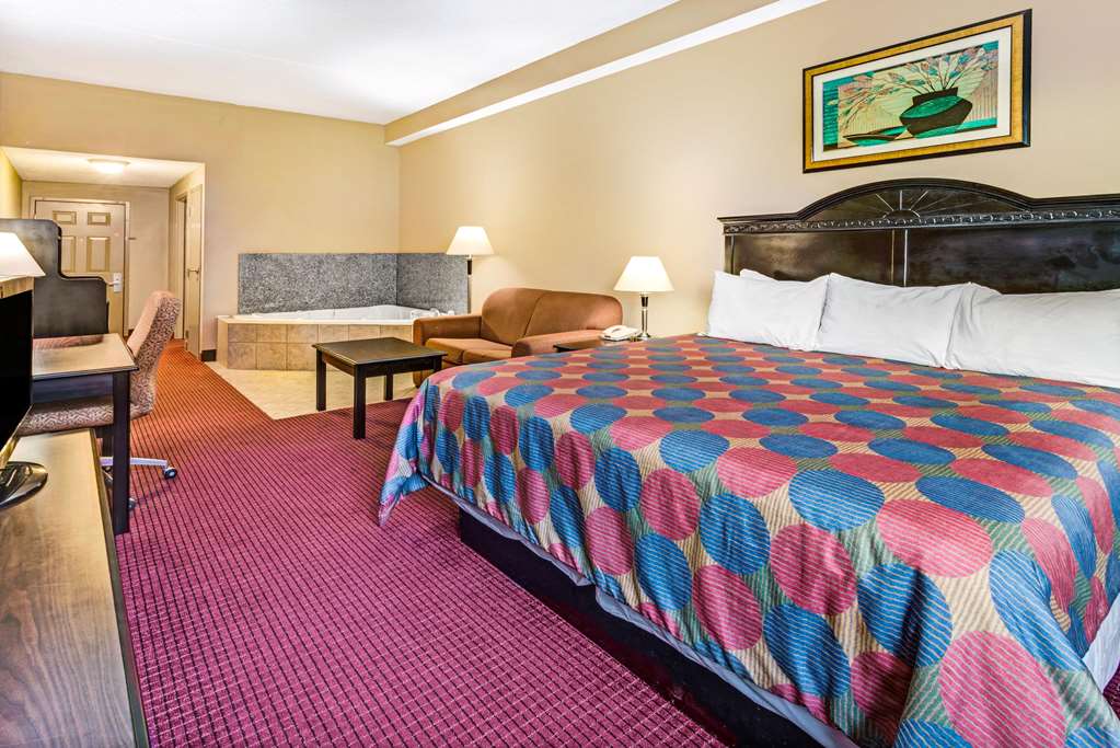 DAYS INN & SUITES BY WYNDHAM JEFFER-guestroom-Guest Room,Suite,On-Site.jpg