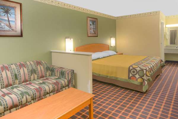  - Super 8 Motel Shreveport - I-20, Exit 13