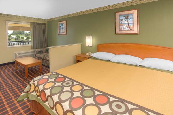  - Super 8 Motel Shreveport - I-20, Exit 13