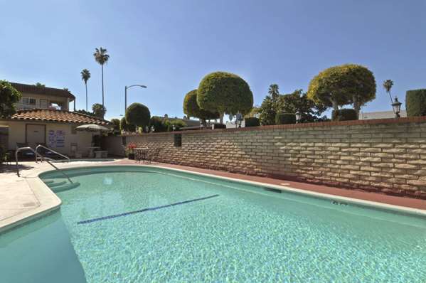 Pool - Ramada Hotel Pasadena