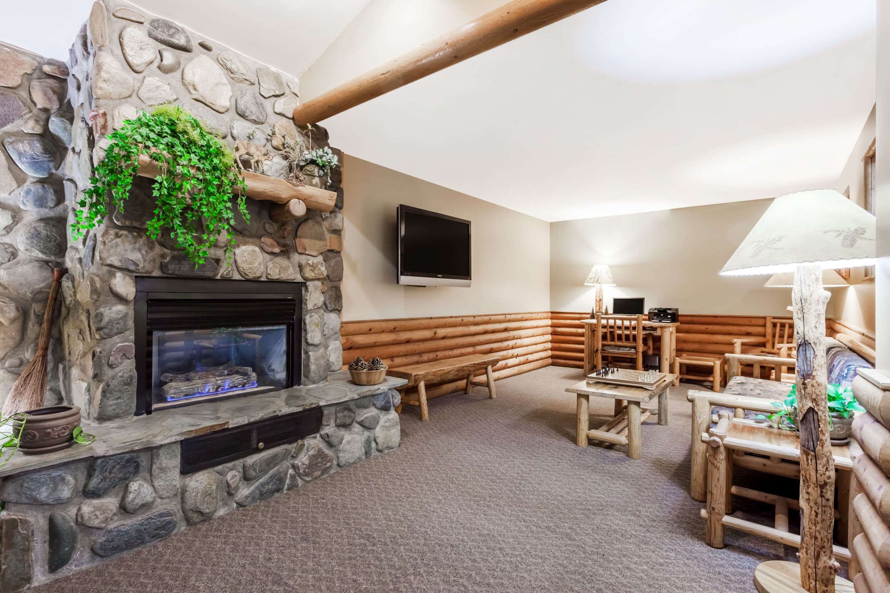 Lobby | Days Inn by Wyndham Sandpoint