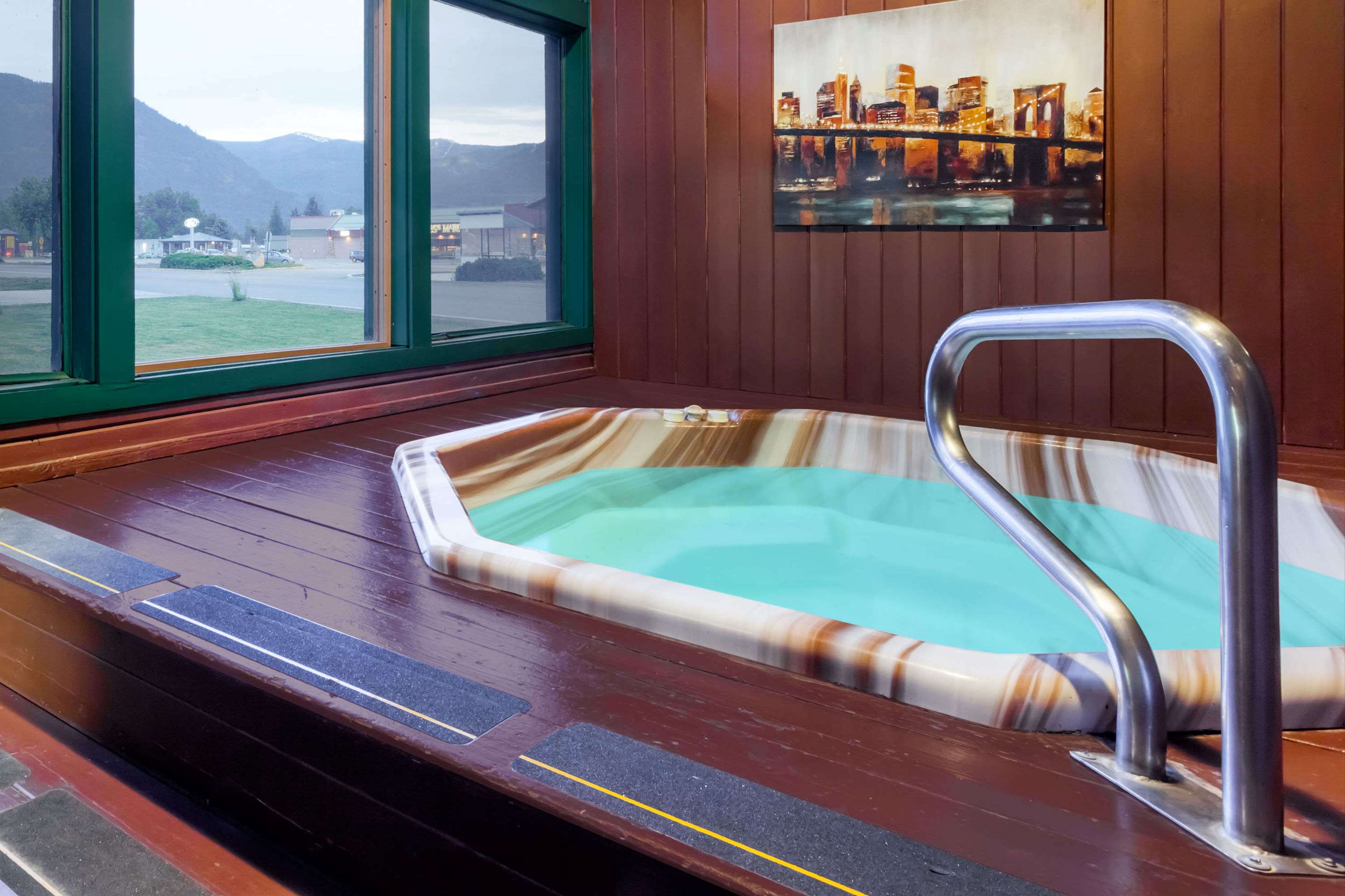 Pool | Days Inn by Wyndham Sandpoint
