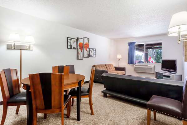 Suite - Days Inn Ponderay