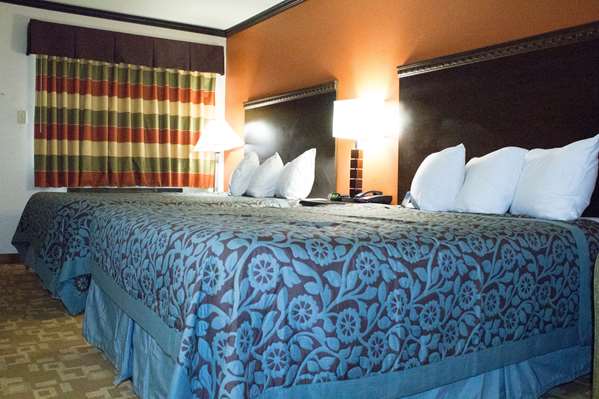  - Days Inn Moore Oklahoma City - I-35, Exit 120