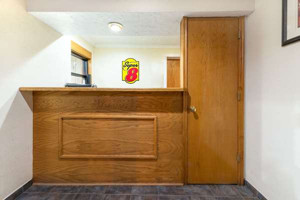  - Super 8 Motel Enid