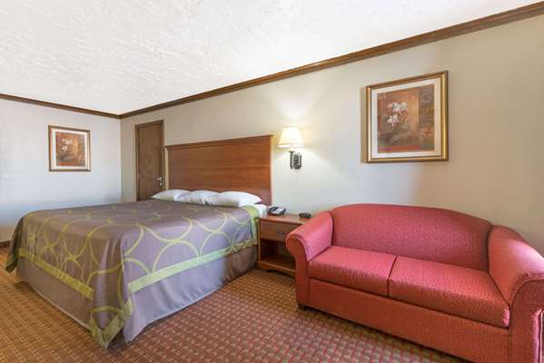  - Super 8 Motel Enid