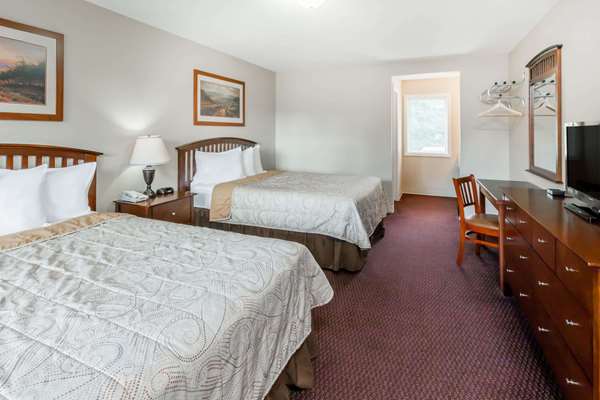  - Howard Johnson Inn Traverse City