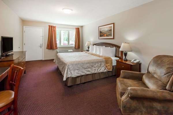  - Howard Johnson Inn Traverse City