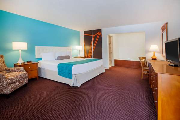  - Howard Johnson Inn Traverse City