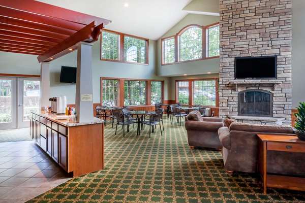  - Howard Johnson Inn Traverse City