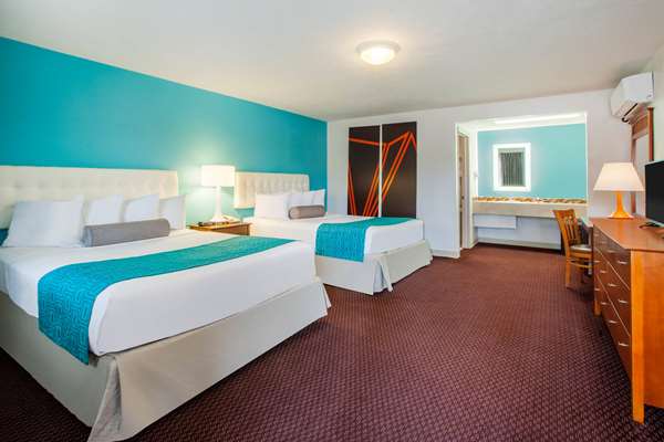  - Howard Johnson Inn Traverse City
