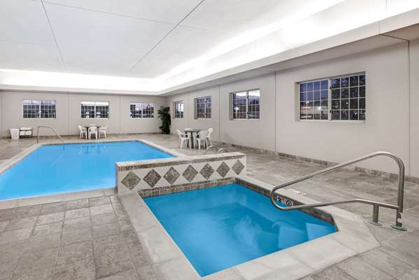 Pool - Days Inn Carroll