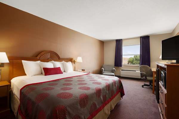  - Ramada Hotel City Centre Sioux City - I-29, Exit 147