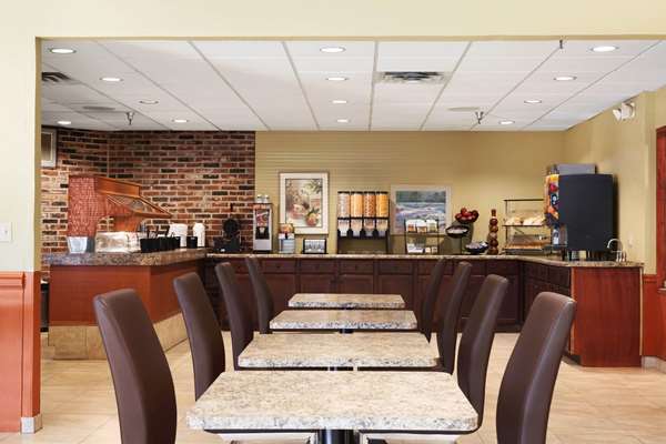  - Ramada Hotel City Centre Sioux City - I-29, Exit 147