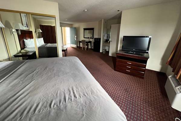 Suite - Days Inn & Suites Rancho Cordova