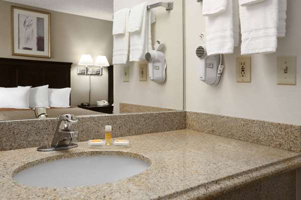  - Days Inn & Suites Rancho Cordova