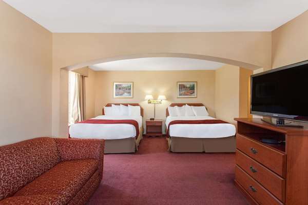  - Ramada Inn Fresno