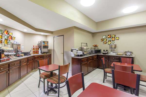  - Ramada Inn Fresno