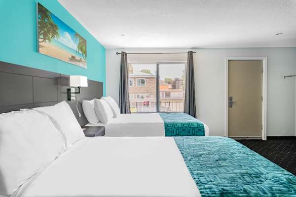 Suite - Howard Johnson Inn Gananoque