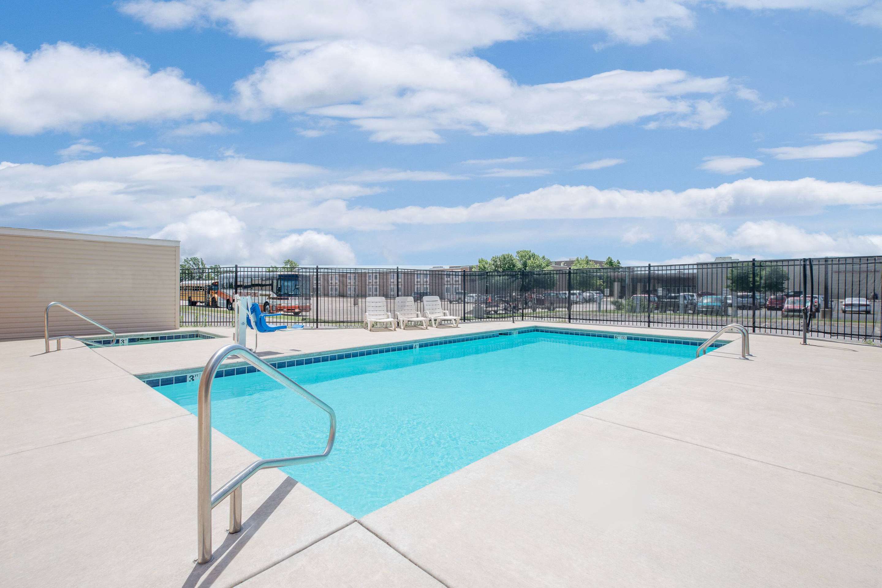 Pool | Days Inn & Suites by Wyndham Hutchinson