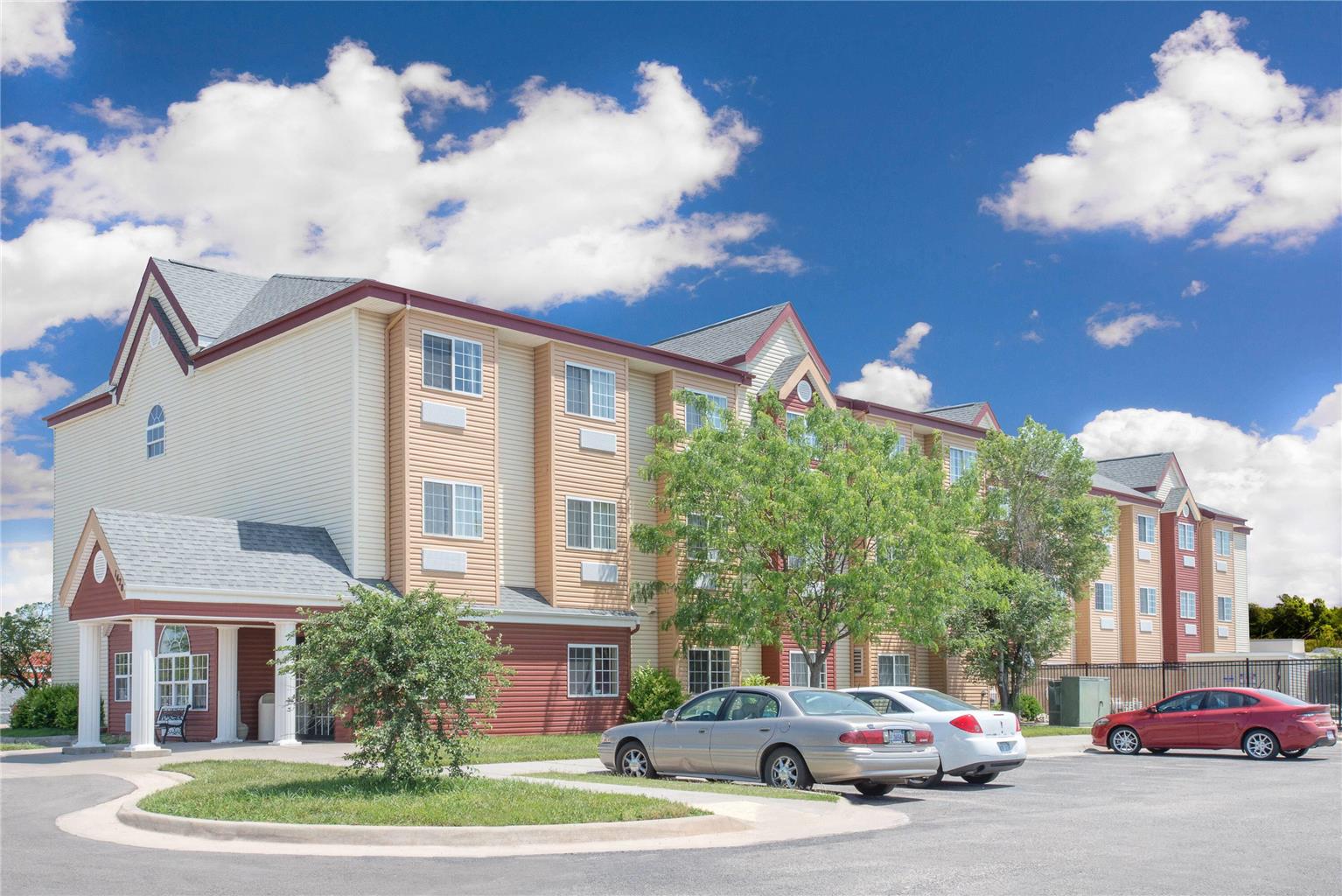 Days Inn & Suites Hutchinson
