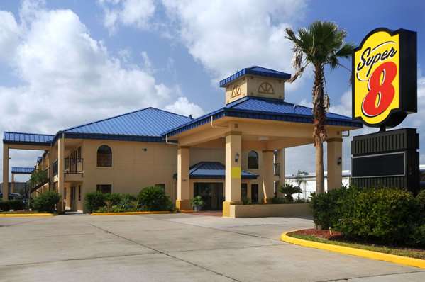 Exterior view - Super 8 Motel Sealy - I-10, Exit 720