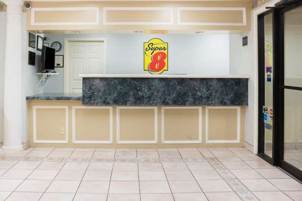  - Super 8 Motel Sealy - I-10, Exit 720