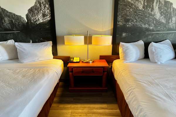  - Super 8 Motel Sealy - I-10, Exit 720