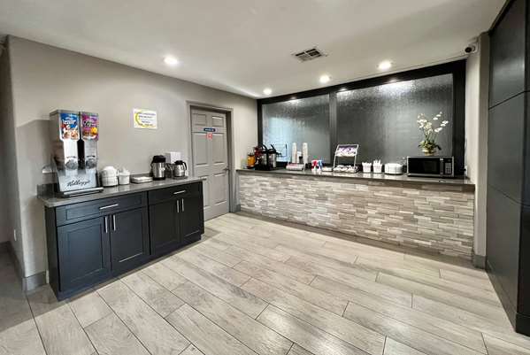  - Super 8 Motel Sealy - I-10, Exit 720