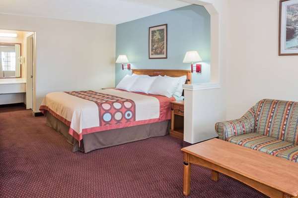  - Super 8 Motel Sealy - I-10, Exit 720