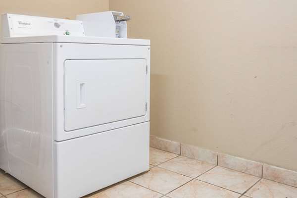  - Super 8 Motel Sealy - I-10, Exit 720